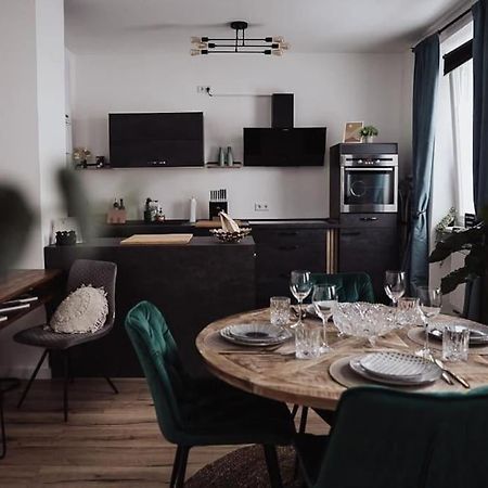 Cozy Dreams: Deluxe 2-Zimmer-Apartment -Kueche Neurenberg Buitenkant foto