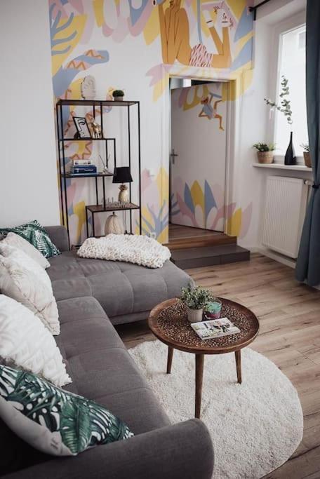 Cozy Dreams: Deluxe 2-Zimmer-Apartment -Kueche Neurenberg Buitenkant foto
